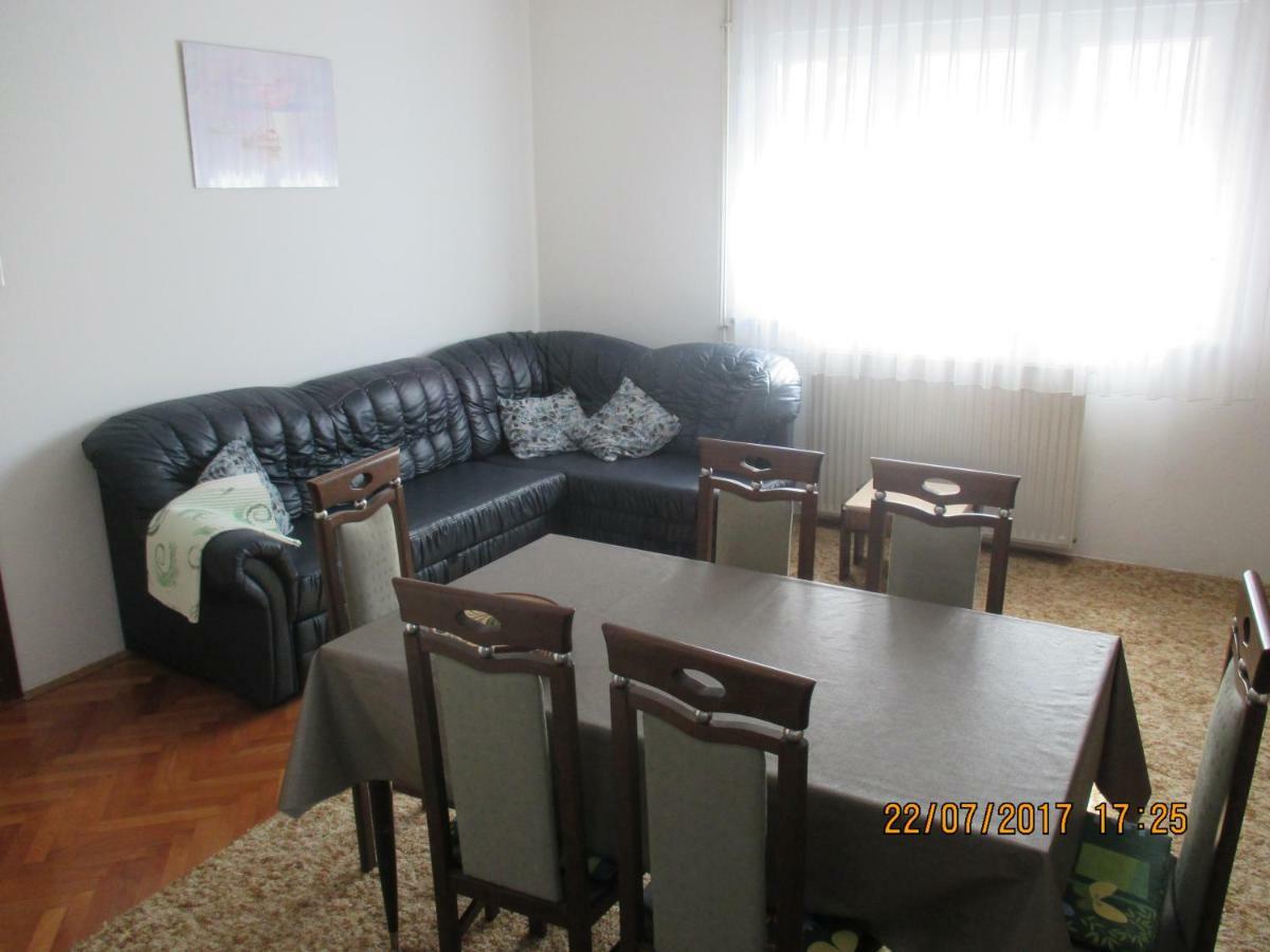 Apartments Sandra Novigrad Istria Esterno foto