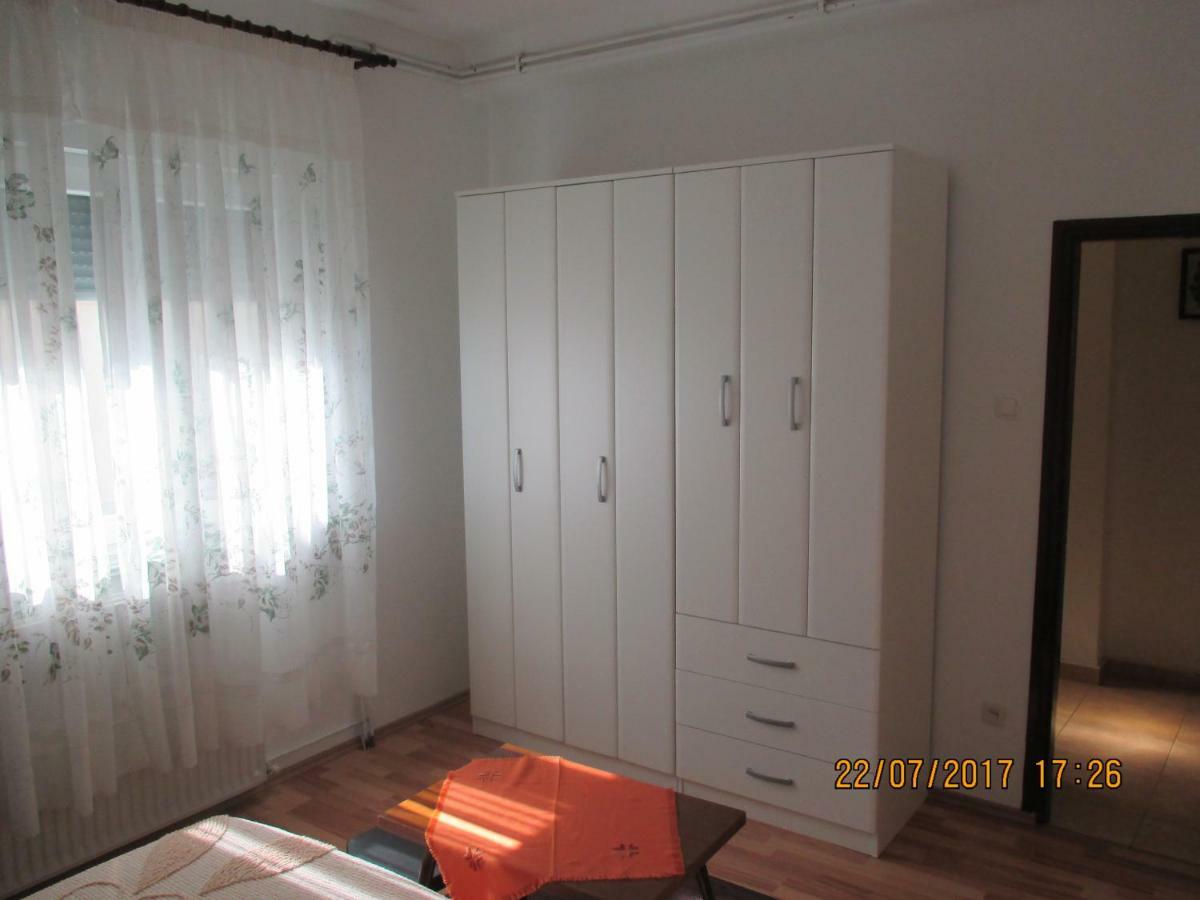 Apartments Sandra Novigrad Istria Esterno foto