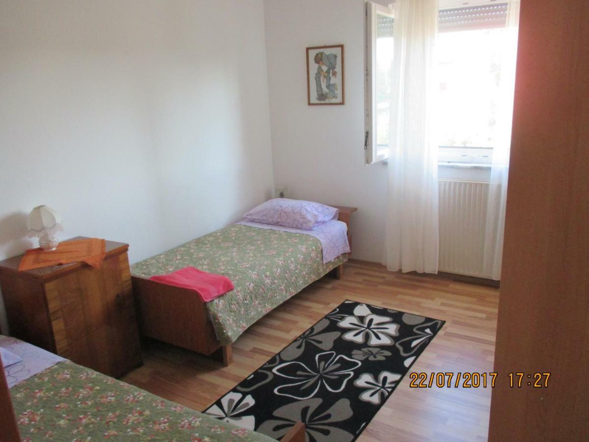 Apartments Sandra Novigrad Istria Esterno foto